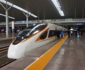 年轻人流行向公众号许愿要票 12306回应：人为无法干预!