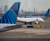 美国近期飞行事故不断！美联航一波音737客机在空中起火!