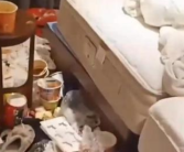 一片狼藉！4男女混租一间房3个月后留满屋垃圾被套被烫出许多洞