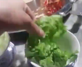 168元火锅套餐生菜只有1片叶子 门店回应！