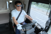 魏建军亲自开长城重卡半挂运货：全车1050匹马力 油耗仅24L/100km！