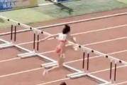 吴艳妮打破首都高校女子100栏纪录 国际田联升至第21位！