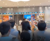 泡泡玛特杭州新店开业2小时就关闭：顾客太多有危险 不知谁是黄牛！