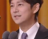 何炅获奖感言:三十年真心换真心 真心对舞台 真诚对观众！