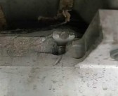 电动车磕到电池后车主陷入两难！4S店说必须换 保险公司只让修！