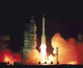 神舟一号发射整整25年！航天飞机、载人飞船争论了3年多！