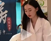 29岁女演员回应在餐厅当服务员 背后真相是什么