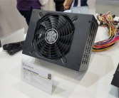 带3块RTX 5090没压力！银昕推出2500Rz电源：4组12V-2×6供电！