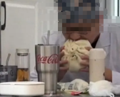 男子午饭自带plus版大包子 网友：不敢想他有多快乐！