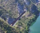 印网友错把中国铁路桥当印度工程欢呼 法媒泼冷水：你们的还在建！