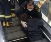 上海“扶梯卷人”事件伤者腿保住了 丈夫抖音发声：腿基本已经保住啦！