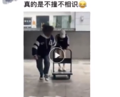 小伙与司机撞车反被对方聘用 小伙:不撞不相识!