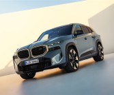 宝马最强插电混动SUV XM 50e官宣降价：下调12.1%、老车主有补偿!