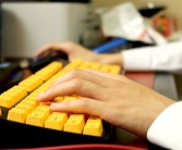百度一定可以改变世界！李彦宏宣布：未来5年 再为社会培养1000万AI人才！