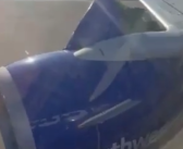 美国一波音737客机起飞时发动机罩脱落 紧急返航降落！