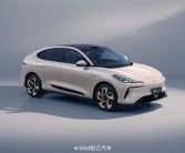 又一新势力拥抱油箱 智己首款增程SUV曝光：明年发、打理想!