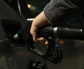年内第9降！今晚油价下调：加满1箱油少花5.5元!