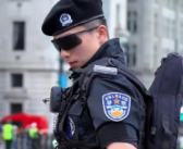 帅了一地！上海外滩特警回应因为太帅走红 