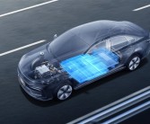 中国电动车销量即将反超燃油车：2025年有望突破1200万台!