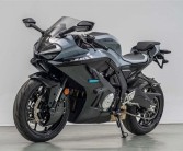 春风675SR仿赛摩托发布定档：三缸水冷、能跑219km/h！