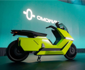 原小鹏汽车创始人打造 OMO X电动摩托首发：支持自动驾驶！