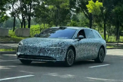 国产首款豪华旅行车！享界S9旅行版谍照更新：今秋正式发布！