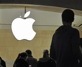 曝iPhone 17关键生产材料极度短缺！库克急到每天催!