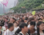 大量游客徒步数小时下山 景区致歉 到底什么情况
