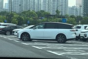 35万级家用纯电SUV 理想i8实车内饰首次曝光：比较眼熟！