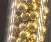 杭州小伙买100万黄金一年赚50% 网友：我看看就好了!