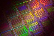 还是很行的！Intel 18A工艺重要进展：良率已超越三星2nm！