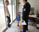 男子要求每天加夜班工资要现金 民警察觉不对劲！
