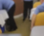 多名乘务员餐车吃饭被乘客怒怼 网友热议！