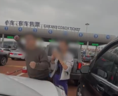 遭奔驰加塞辱骂女子谈事发过程 引擎盖被对方车主砸出坑！