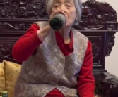 91岁姥姥错把啤酒当饮料 幸好家人及时制止！
