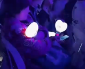 大妈在周杰伦演唱会VIP区呼呼大睡 网友调侃：杰伦唱的越欢大妈睡得越香！