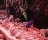 猪肉撒硼砂是旧视频?市场方澄清撒的是盐！