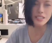 汪峰前女友葛荟婕自曝在腹部植入“戒酒芯片”直播间展示疤痕！