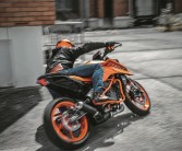 3万9千8！全新KTM 390 DUKE上市：单缸四冲程可弹射起步！