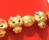 95、00后也在狂买！上海有金店1天卖出1000多根金条：有人一下花掉20万！