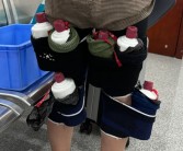 女子裙子异常隆起 大腿竟绑6瓶茅台酒 网友：飞茅腿！