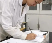考研备战的冲刺阶段还要一天三份兼职 女孩考研上岸向已故父亲报喜！