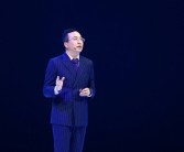 荣耀抢先苹果首发双层OLED！赵明：更加坚定走创新突破道路！
