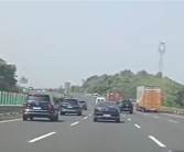 十几辆车组团慢行：高速路上奇怪一幕引吐槽！