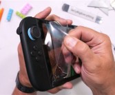 很硬很坚固！Switch 2屏幕惨遭锤子砸了50次：竟然还能正常玩！