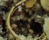 五仁月饼中吃出金戒指？厂家回应：生产有金属探测环节 基本不会发生！