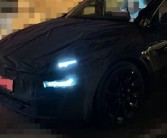 新款特斯拉Model Y国内曝光：首次启用分体式灯组！
