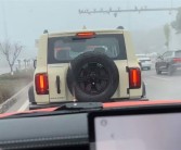 国产硬派网红越野车 全新坦克300实车曝光：备受好评的档杆被砍!