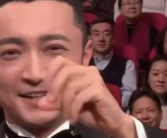 尼格买提的牌对上了：接替刘谦变魔术！