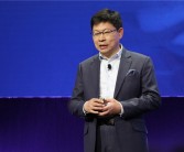 华为智驾更胜一筹！余承东霸气回应特斯拉FSD入华：有信心赢得竞争！